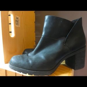 Clark Artisan Black Ankle Boots